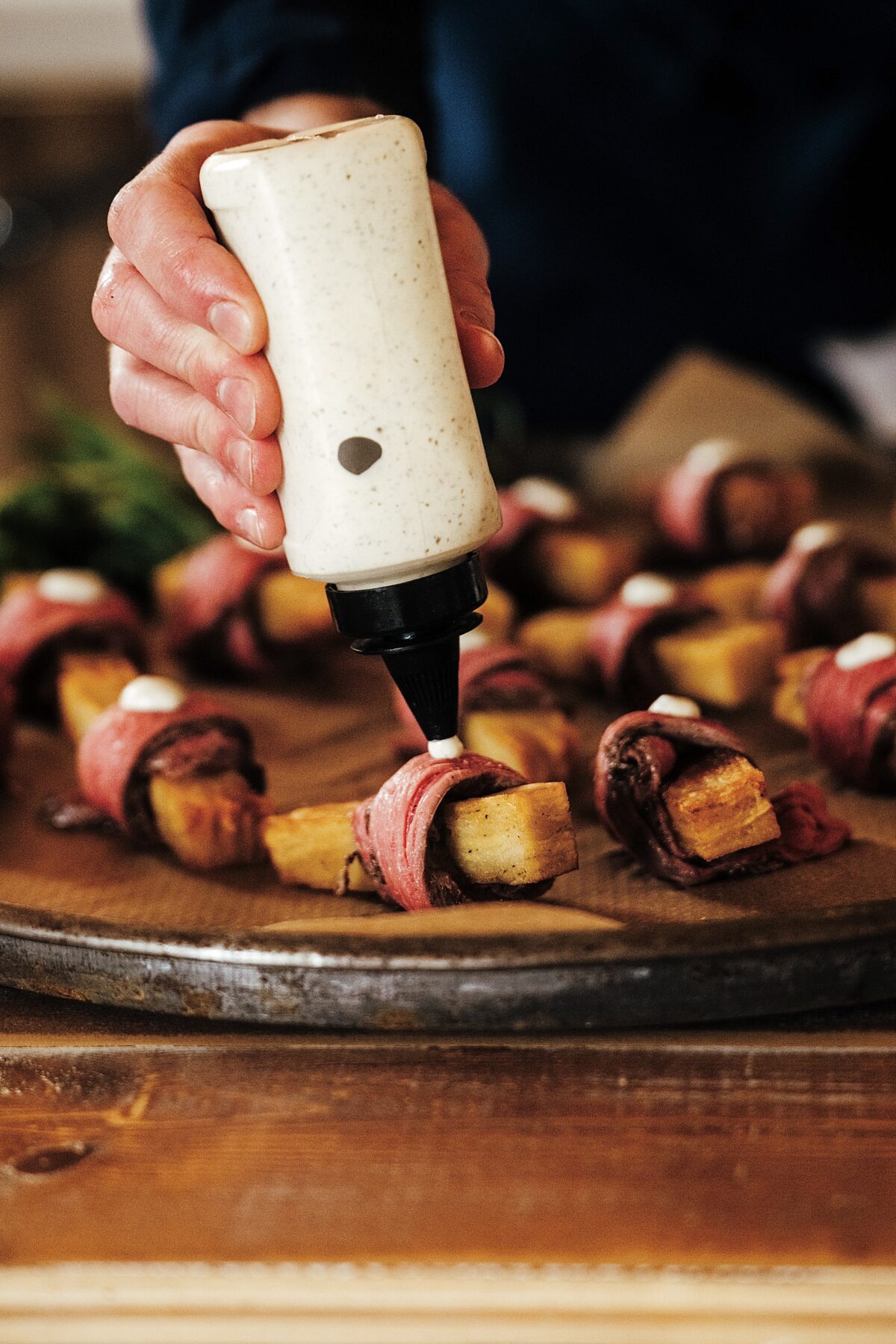 steak wrapped chips with tarragon sauce